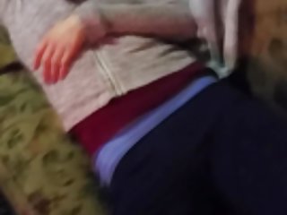 巨大的山雀的黑发女郎喜欢自慰