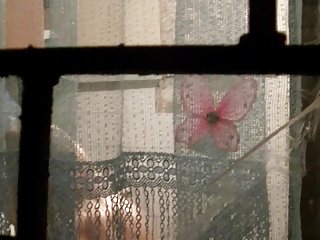 金发女郎爱她的手指