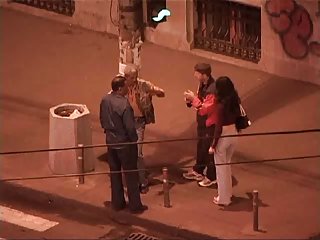 Adriana Chechik肯定喜欢她脸上的暨爆破